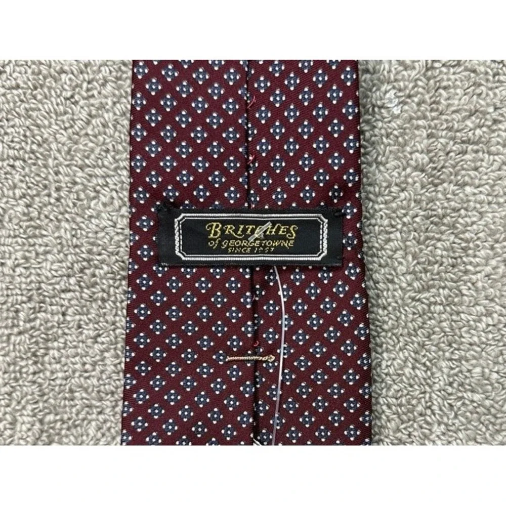 Britches of Georgetowne Mens Silk Tie Burgundy Blue Geometric Diamond Italy 59in